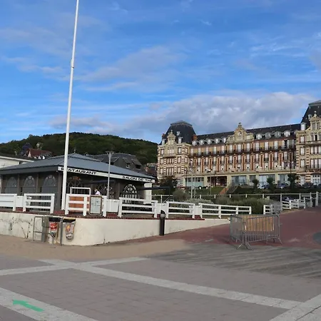 Residence Les Bains Houlgate Buitenkant foto